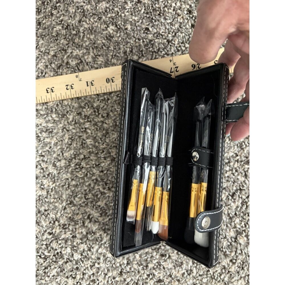 MAC 9 brush set with case and mirror - Picture 2 of 7